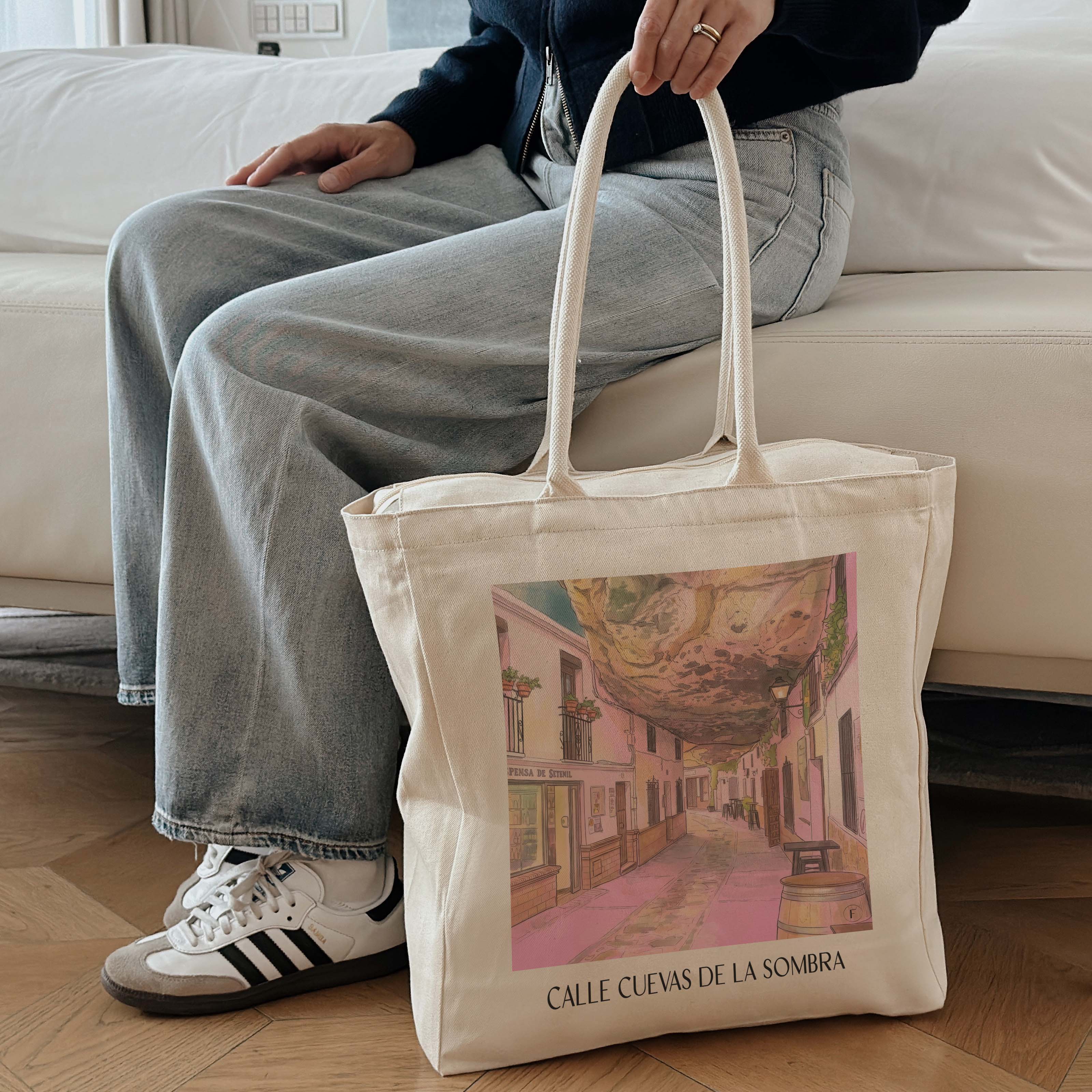 calle-cuevas-de-la-sombra-setenil-de-las-bodegas-spanien-einkaufstasche-aquarell-pink-rosa