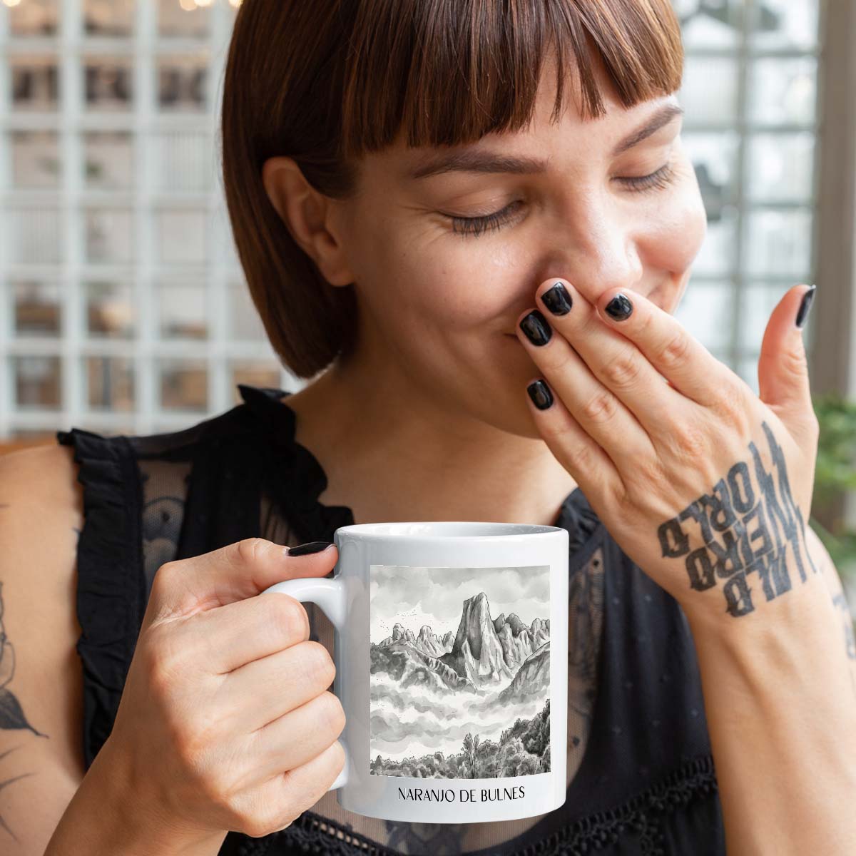naranjo-de-bulnes-spanien-spanien-kaffeebecher-aquarell-schwarz-weiss